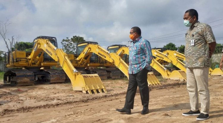 Wagubri Tinjau Kesiapan Alat Berat Karhutla