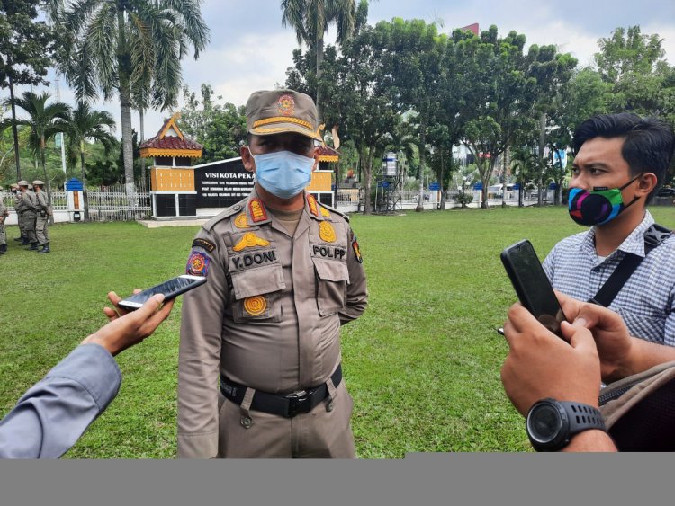 Terjunkan Puluhan Personel, Satpol PP Kembali Tertibkan PKL di Tiga Lokasi