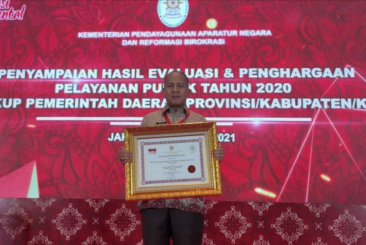 Pemprov Riau Terima Penghargaan Kategori Pelayanan Prima dari Menpan-RB
