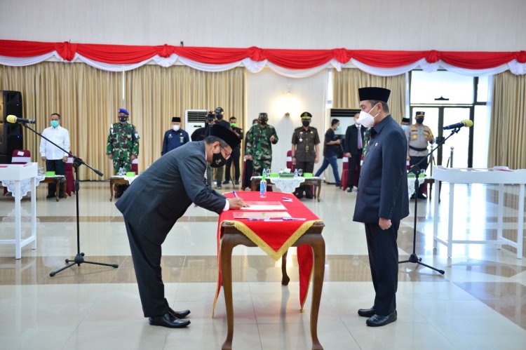 Gubri Melantik Masrul Kasmy Menjabat Pj Sekdaprov Riau