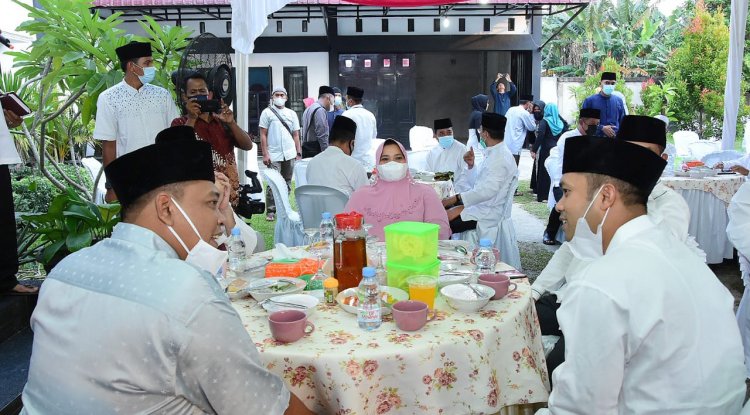 Bupati dan Wakil Bupati Bengkalis Buka Puasa Bersama dengan Masyarakat Pinggir