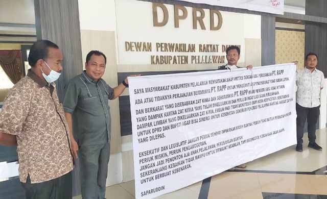 DPRD Pelalawan Bentuk Pansus Kasus Ribuan Ikan Mati di Kanal Limbah PT RAPP