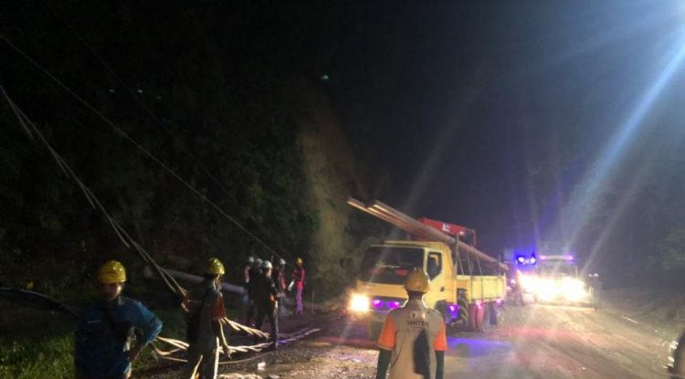 Listrik 15 Desa Putus Akibat Longsor, PLN Turunkan Tim