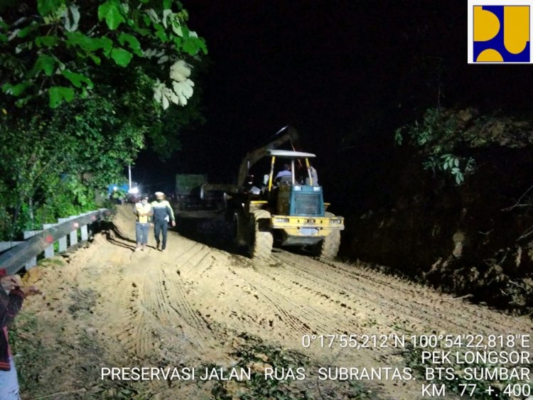 Lalulintas Jalan Lintas Riau-Sumbar Kembali Normal