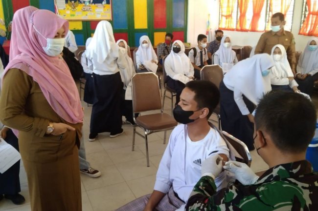 SMAN 4 Pekanbaru Melakukan Vaksin Terhadap 1.000 Pelajar