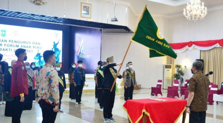 Gubernur Riau Kukuhkan Forum Anak Riau