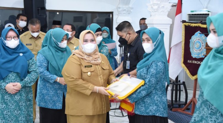 Pengelolaan Keuangan Bagi Bendara dan Sekretaris TP-PPK Kasmarni Buka Bimtek