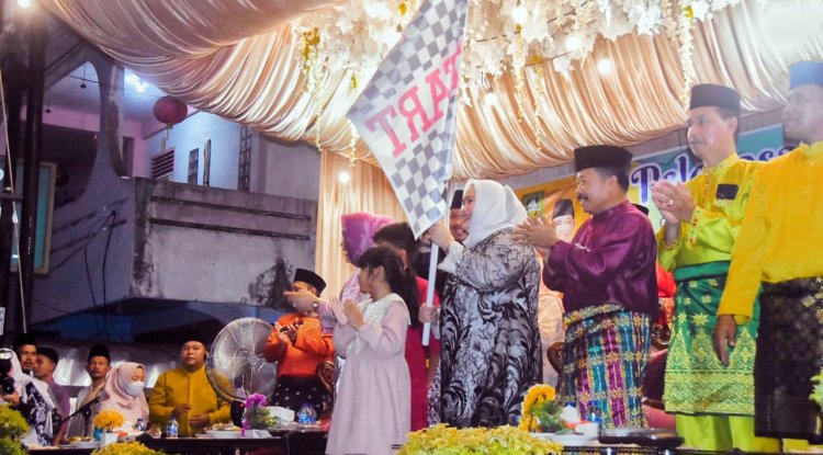 Bupati Kasmarni Lepas Pawai Takbir Idul Adha 1443 H, Ratusan Masyarakat Rayakan Malam Takbir