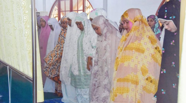 Bupati Kasmarni Shalat Idul Adha di Masjid Besar Arafah