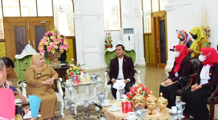 Bupati Kasmarni: Perawat Garda Terdepan Pelayanan Kesehatan Masyarakat