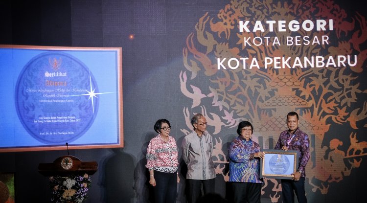 Pencapaian Yang Positf, Pekanbaru Terima Sertifikat Adipura dari Menteri LHK