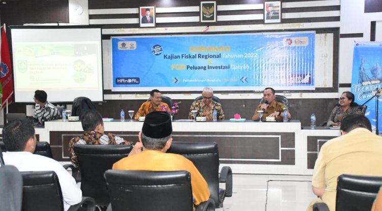 Desiminasi Kebijakan Fiskal Regional Tahunan 2022 dan FGD Peluang Investasi Daerah Selesai Dilaksanakan, Kepala Bappeda Sampaikan Kondisi Negeri Junjungan