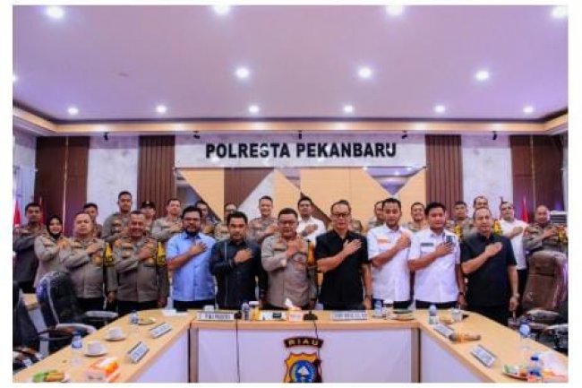 Komisi I DPRD Kota Pekanbaru Mengunjungi Polresta Pekanbaru, Tingkatkan Sinergitas .