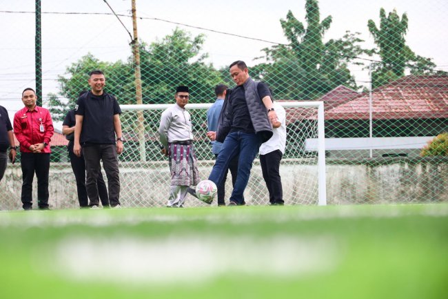 Wali Kota Pekanbaru Resmikan Kencana Mini Soccer Gratis untuk Warga Kecamatan Sukajadi