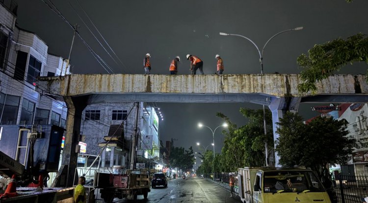 Tata Estetika Kota, Pemko Pekanbaru Kembali Bongkar JPO di Tuanku Tambusai