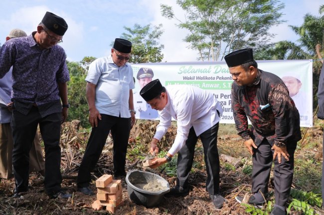 Wawako Letakkan Batu Pertama Lembaga Tahfidz di Rumbai Timur