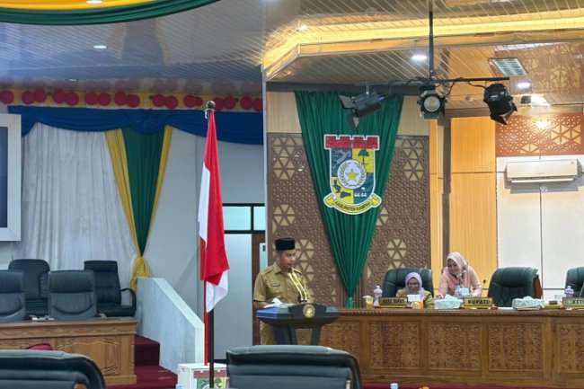 Bupati Kampar Didampingi Wakil Bupati, Hadiri Rapat Paripurna terkait Pengesahan 6 Ranperda.