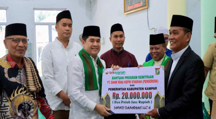 Bupati Kampar Diwakili Pj Sekda Pimpin Safari Ramadhan di Masjid At-Taqwa Pulau Bayur Desa Padang Lawas Kec. Tambang