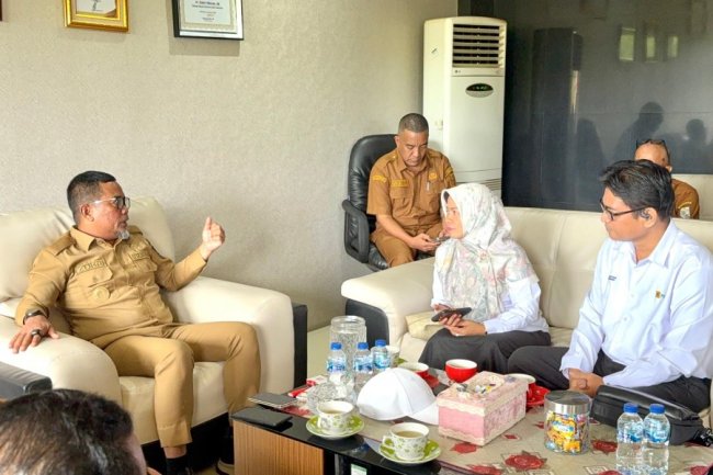 Bupati Zukri Dorong Proyek Kabel Bawah Laut PLN, Listrik 24 Jam di Pulau Mendol Segera Terwujud